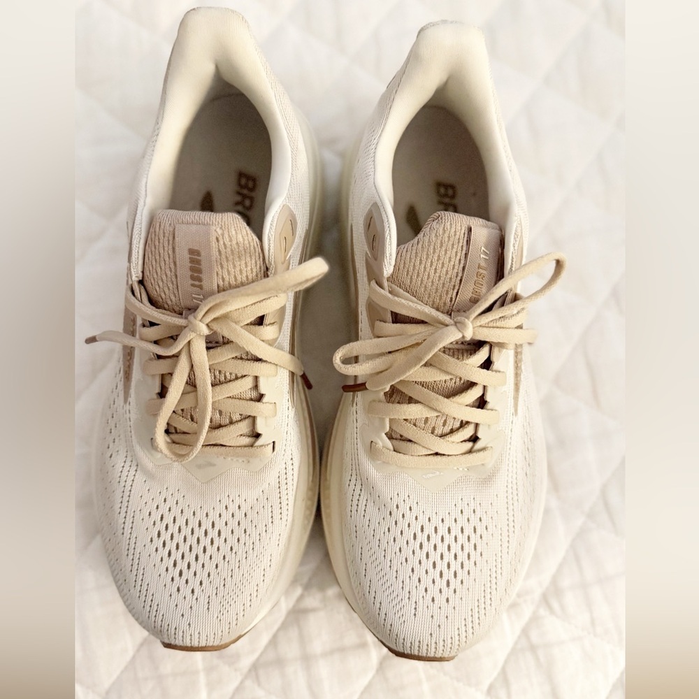 Brooks Ghost 17 Neutral Running Shoe